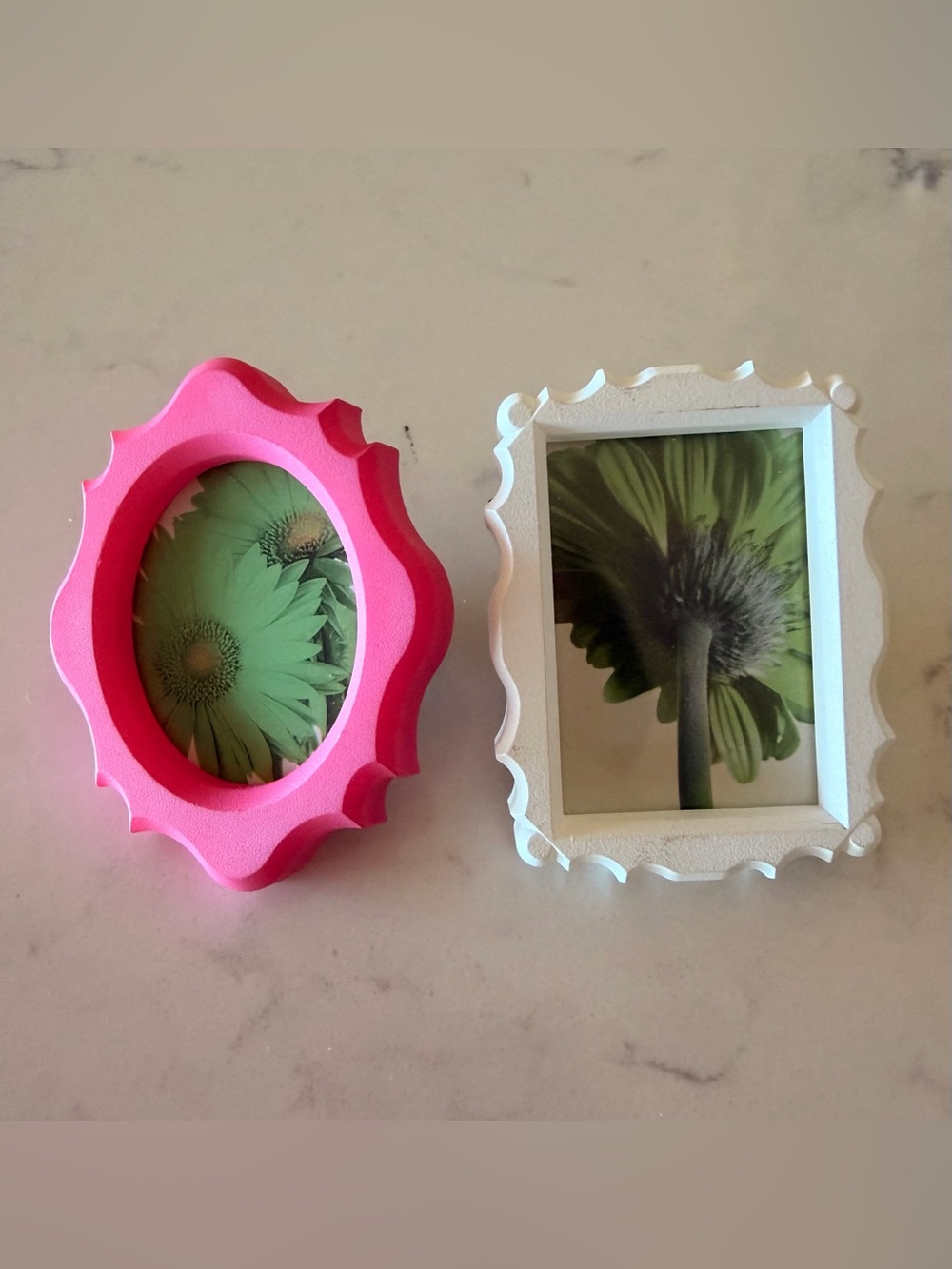 VTG Umbra Loft Mini Magnetic Clip Photo Frames - Set of 2 (Pink & White)